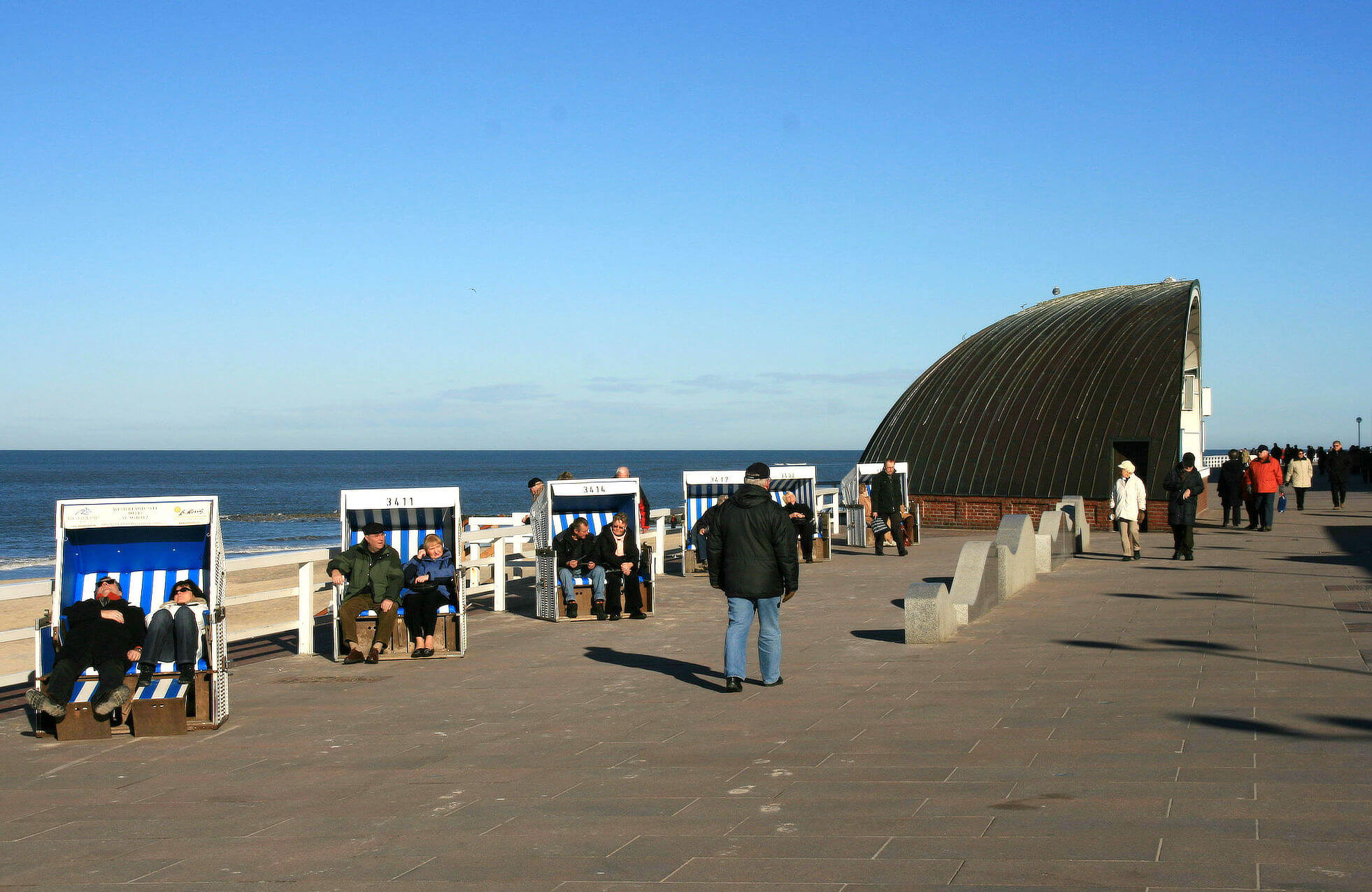 Strandkörbe an der Promenade in Westerland